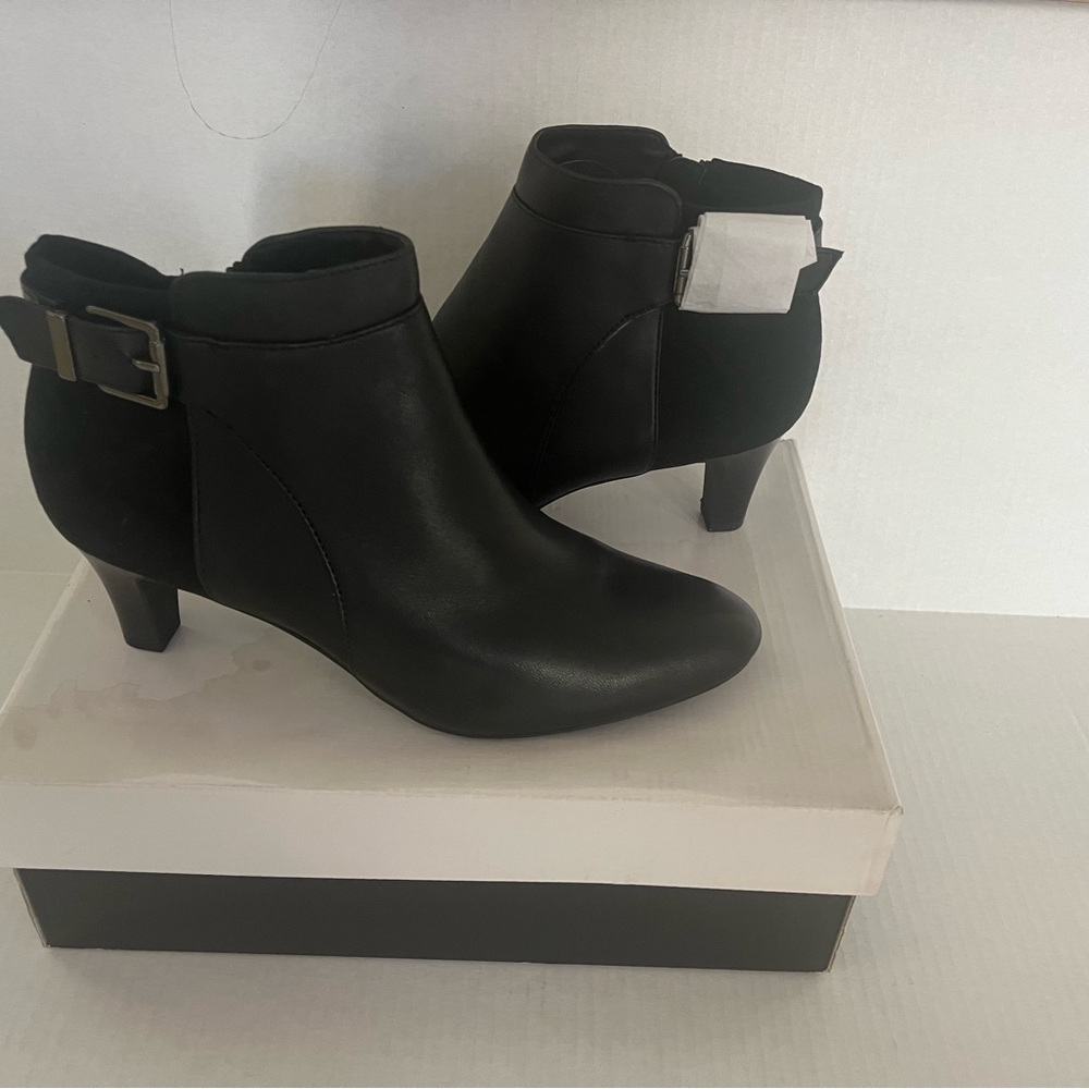 Alfani Violet black leather ankle boot